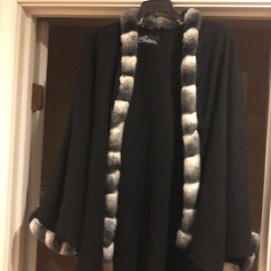 Boutique Faux Fur Cashmere Cape